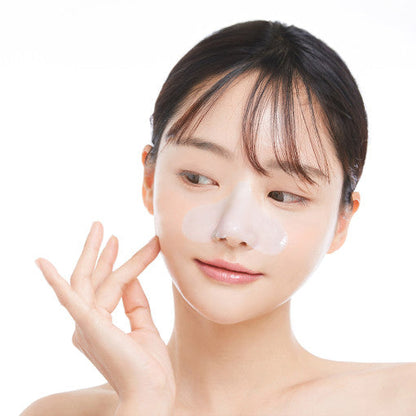 Isntree Mugwort calming clear nose pack
