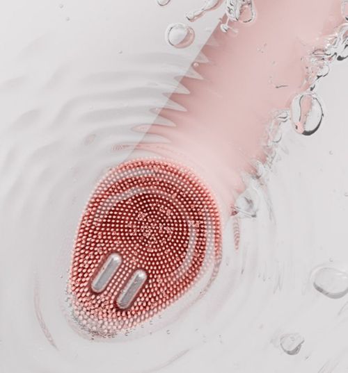 Medicube AGE-R Booster Cleansing Head attachment close-up.